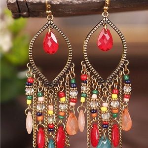 ♥️Nwt absolutely stunning multi colored boho earrings!
